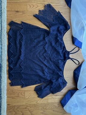 WHBM Cold shoulder top